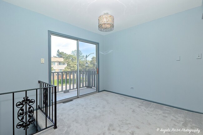 Building Photo - 1402 W Inverrary Ln
