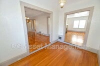 Building Photo - 3808 Lakeshore Ave