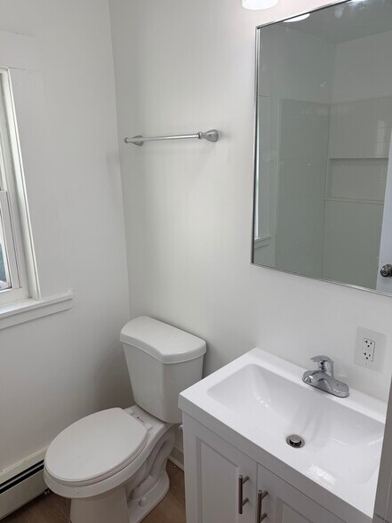 Bathroom - 33 Main St