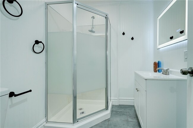 Building Photo - 450 S Main St