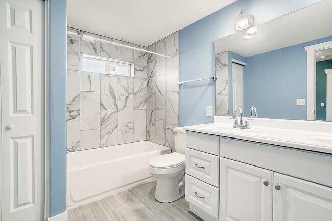 Building Photo - Updated 2BR Home in Marysville – Spacious Garage, Decks & RV Parking!