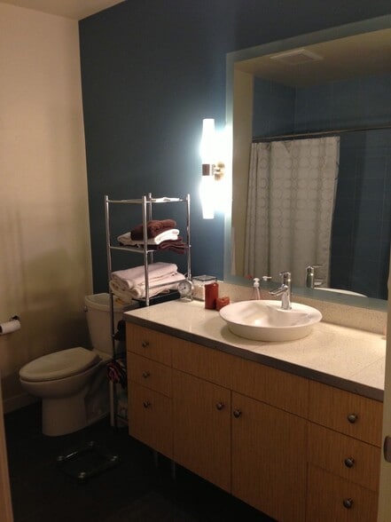 Building Photo - 3104 Western Ave