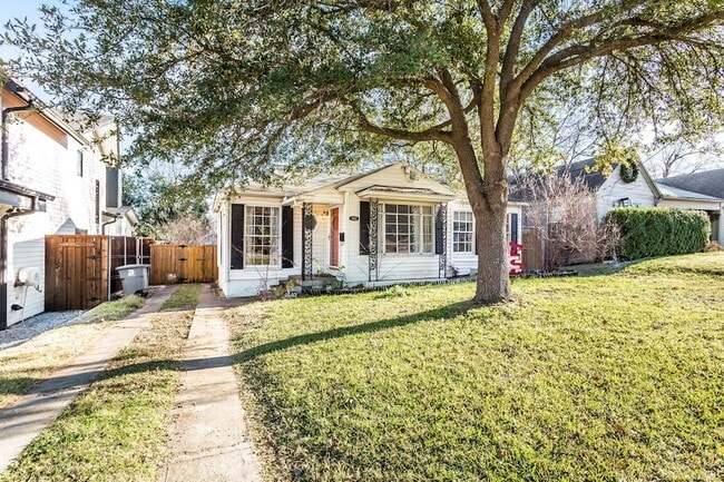 Building Photo - 8642 Daytonia Ave