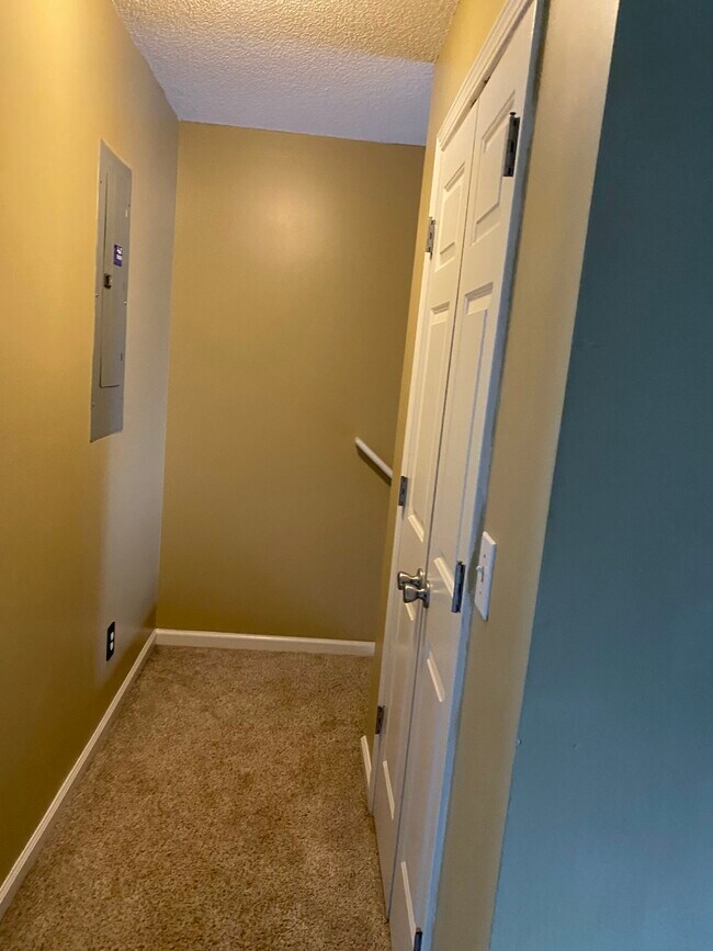 Building Photo - 125 Chastain Cir