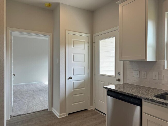 Building Photo - 27395 Axis Deer Trl