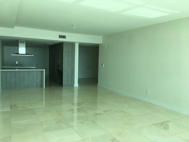 Building Photo - Oceana Key Biscayne Large 3 bedroom for rent