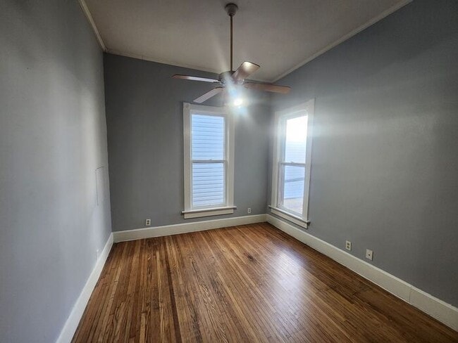 Building Photo - Charming 2 bedroom, 1 bathroom home