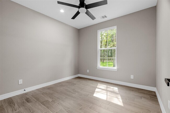 Building Photo - 11193 Wildwood Ln