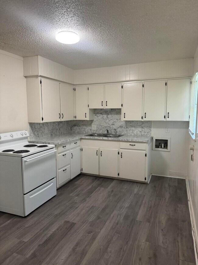 Building Photo - 4415 42nd St
