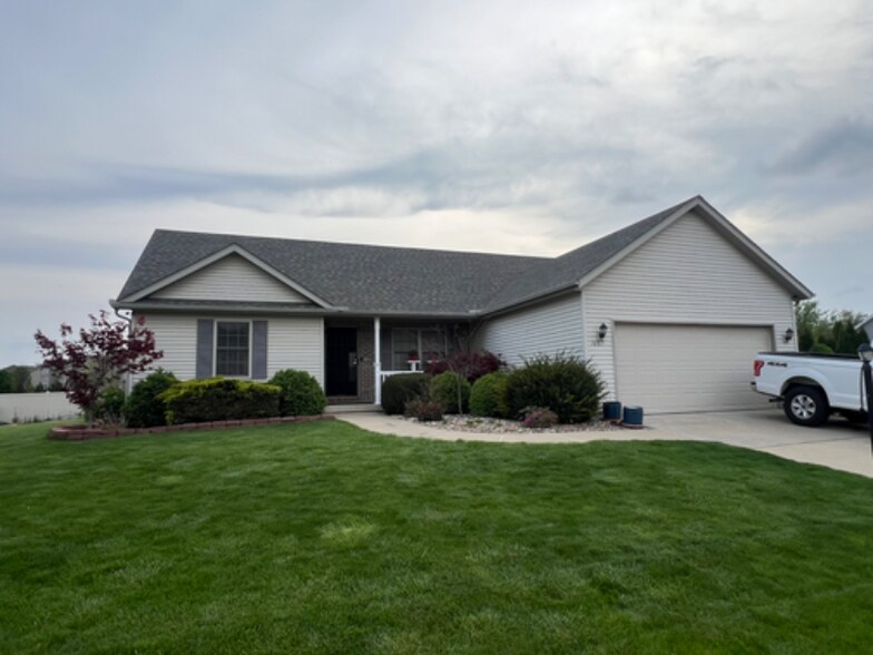 Building Photo - 10815 N Fieldgrove Dr