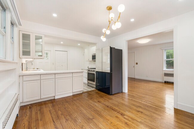 Building Photo - 181 5th St