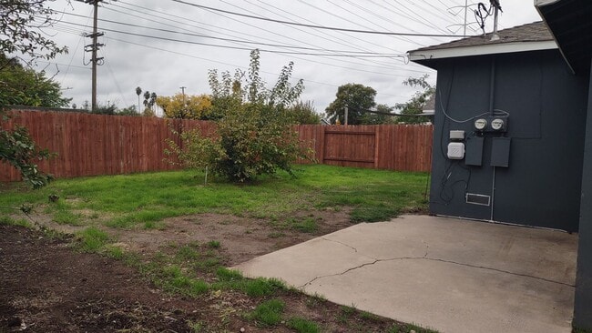 Building Photo - 5800 48th Ave