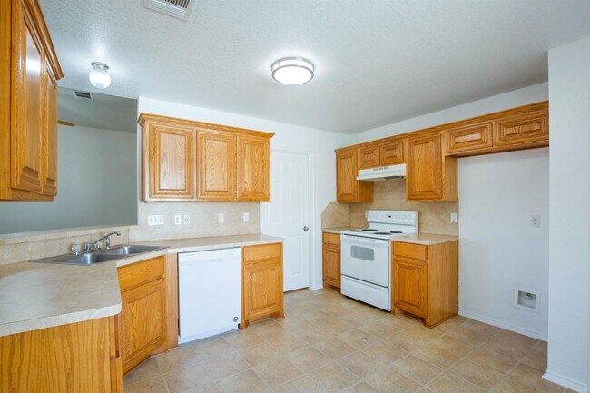 Building Photo - 1606 Prickly Pear St