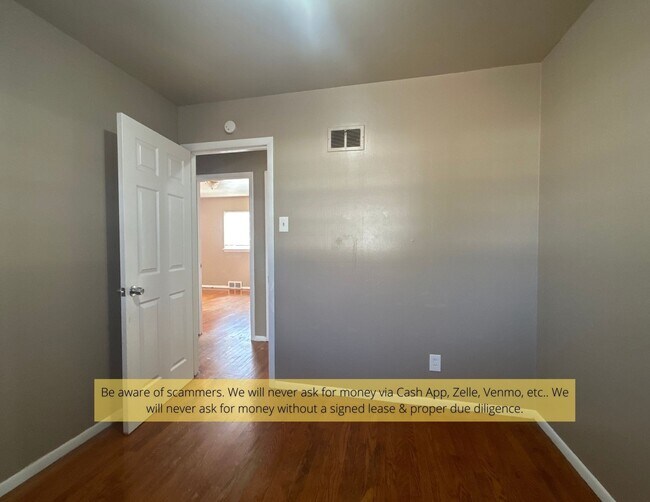 Building Photo - 1412 Broadlawns Ln