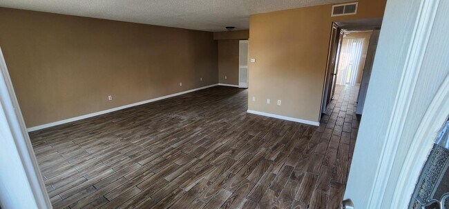 Building Photo - 5265 Chatfield Dr
