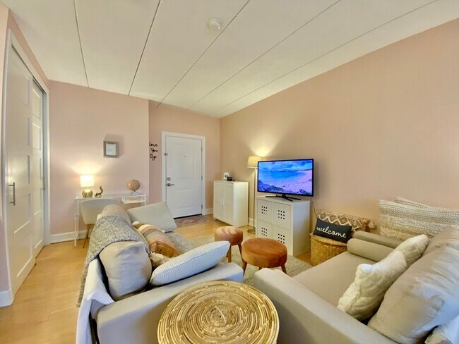 Building Photo - 995 Massachusetts Ave