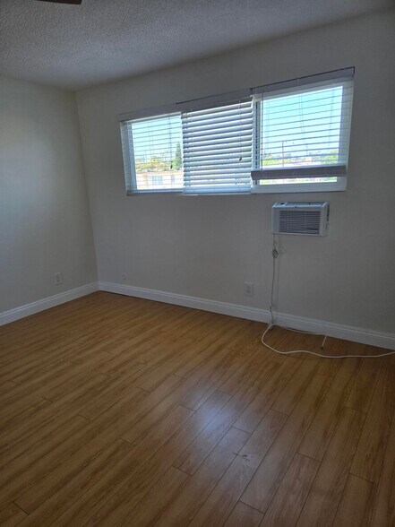 Building Photo - 3662 Kelton Ave