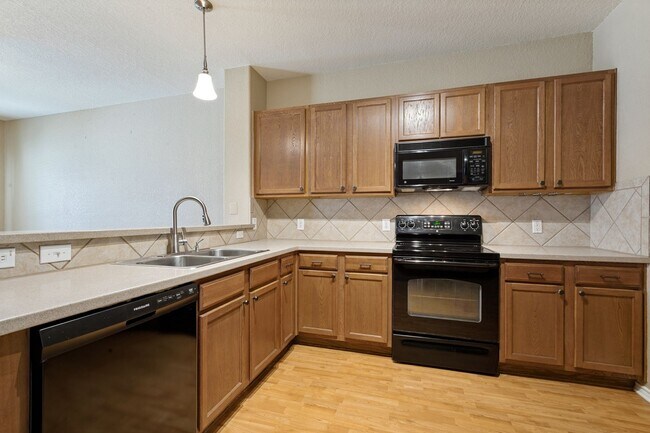 Building Photo - 6126 S Jolie Ct