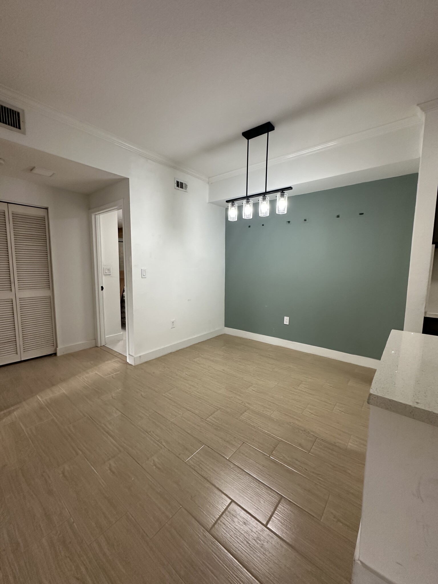 Dining Area - 5621 Pinnacle Heights Cir