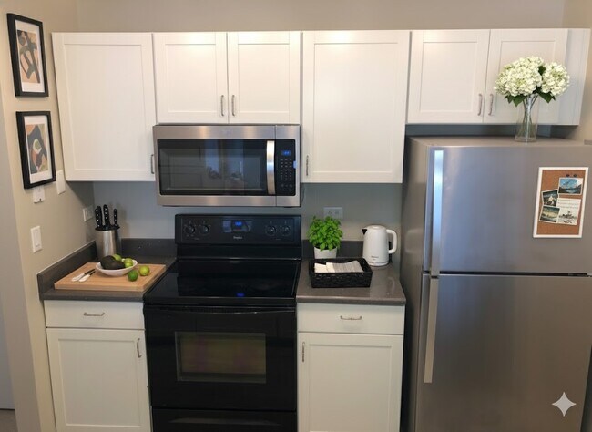 Building Photo - 511 Aurora Ave