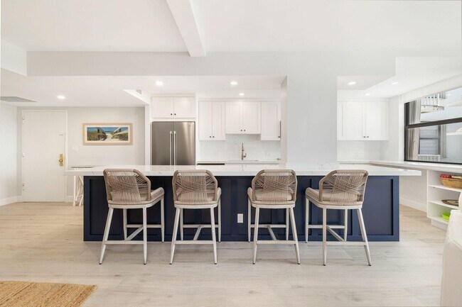 Building Photo - 2860 S Ocean Blvd