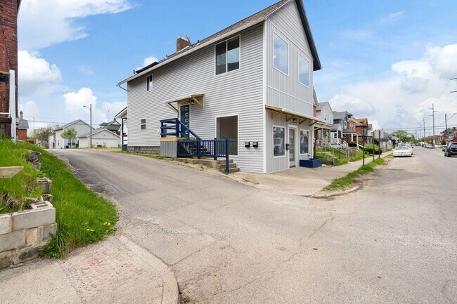 Building Photo - 741 Sullivant Ave