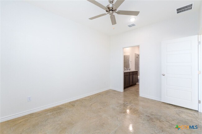 Building Photo - 3802 Pecan Hickory Trl
