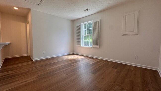 Building Photo - 6710 Pirkle Dr