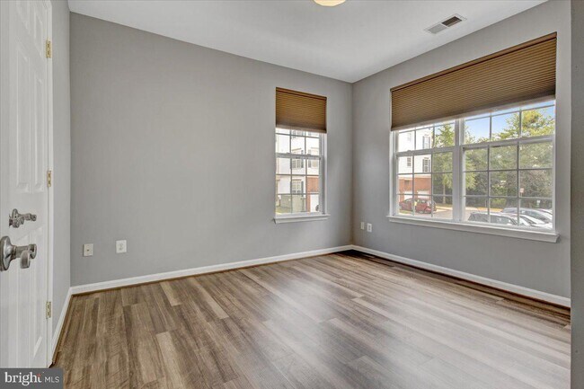Building Photo - 11575 Cavalier Landing Ct