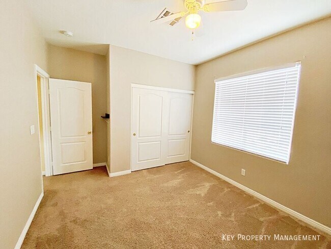 Building Photo - 9057 Spinning Wheel Ave
