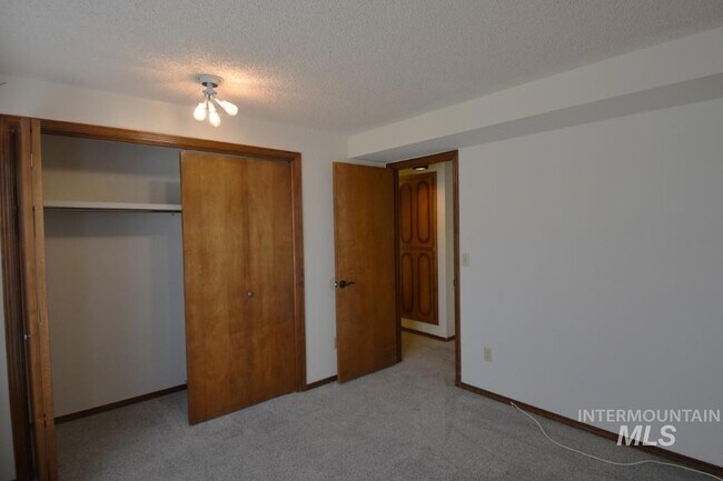 Building Photo - 7344 Modoc St