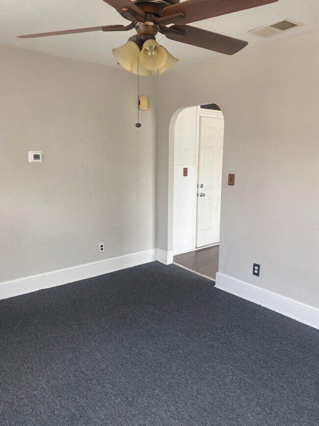 Building Photo - 5817 Keystone St