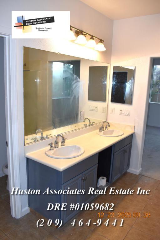 Building Photo - 5953 Pebblestone Way