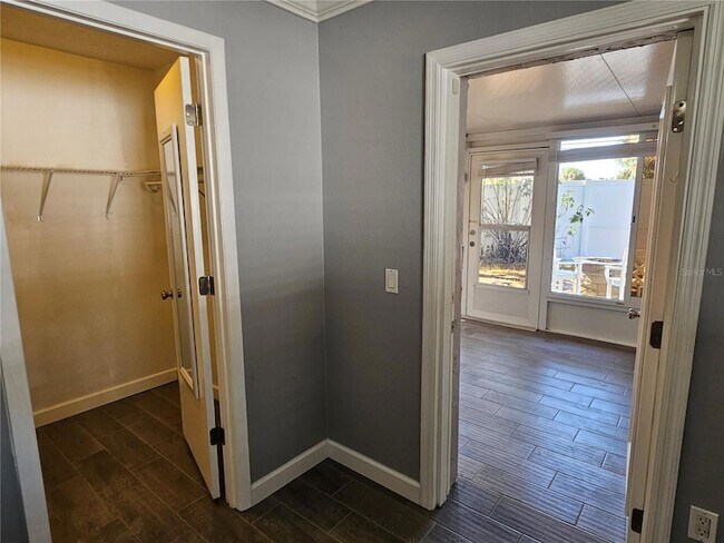 Building Photo - 272 Loyola Rd