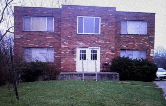 Building Photo - 2605 Chesterfield Ct