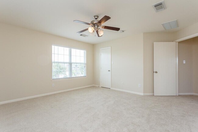 Building Photo - 8438 Resada Park Ln