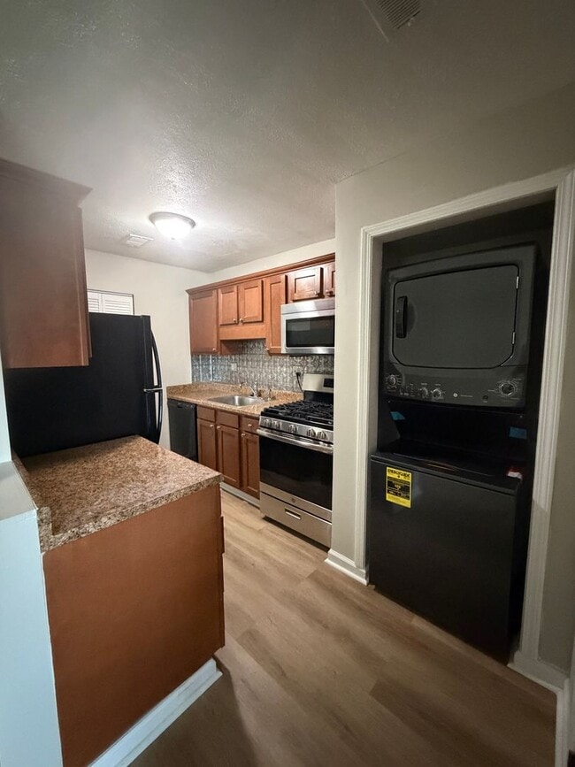 Building Photo - 8929 Brigadier Dr