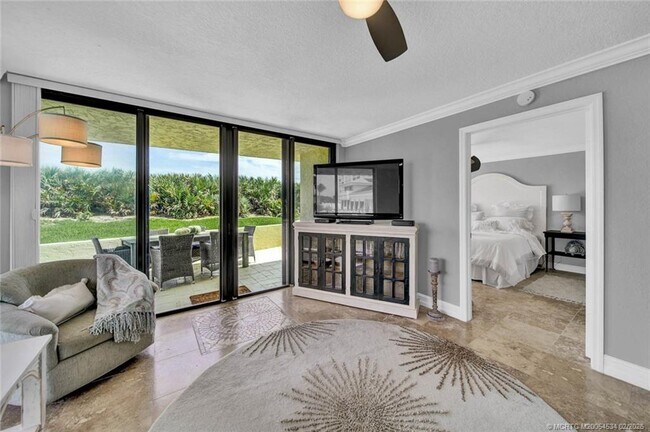 Building Photo - 10680 S Ocean Dr