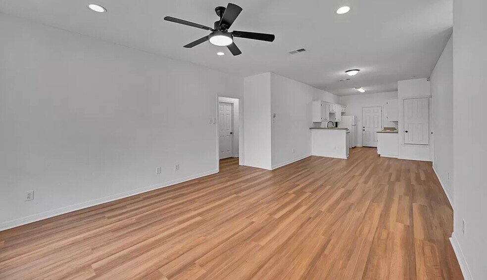 Building Photo - 1612 James Ave