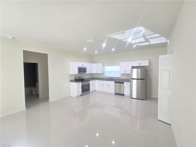 Building Photo - 2709 25th St SW