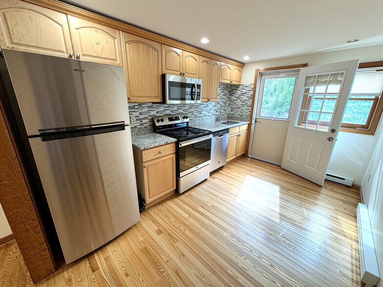 Building Photo - 10 Waverly Pl