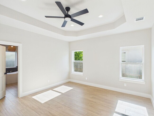 Building Photo - 110 Parlin Ln
