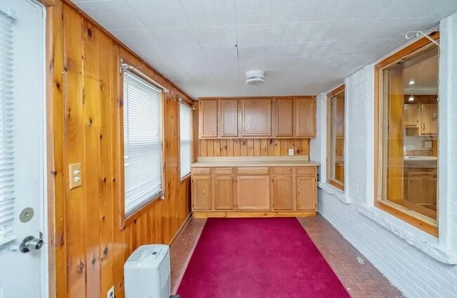 Building Photo - 2 Bedroom Apartment - Midtown Kingston