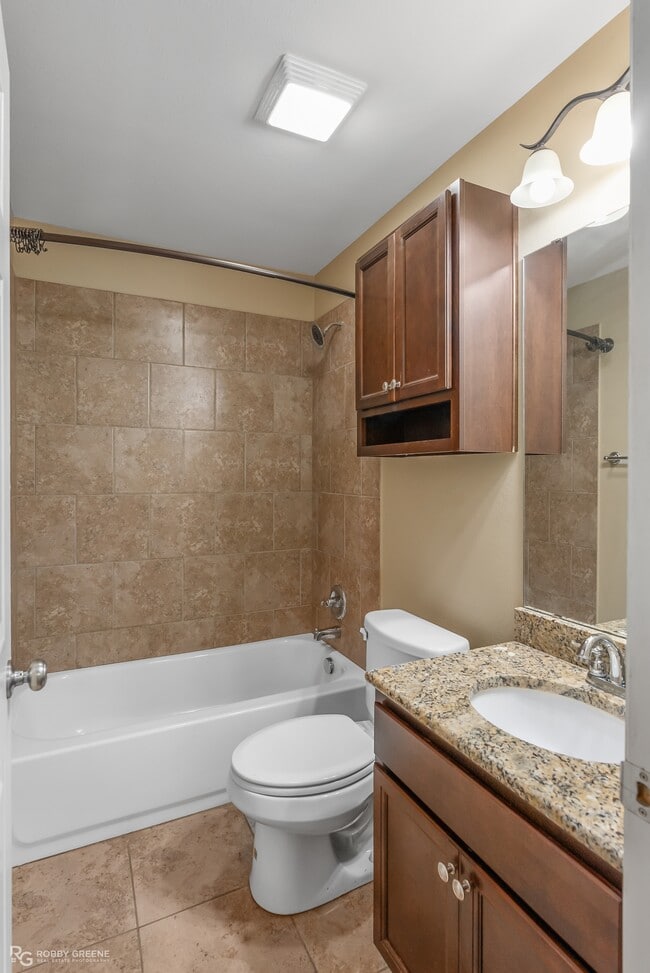 Building Photo - 1702 Avondale Ct
