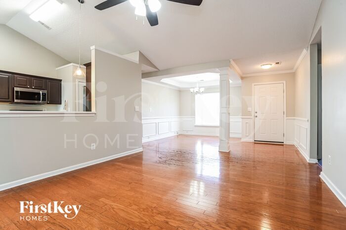 Building Photo - 16234 Greybriar Forest Ln