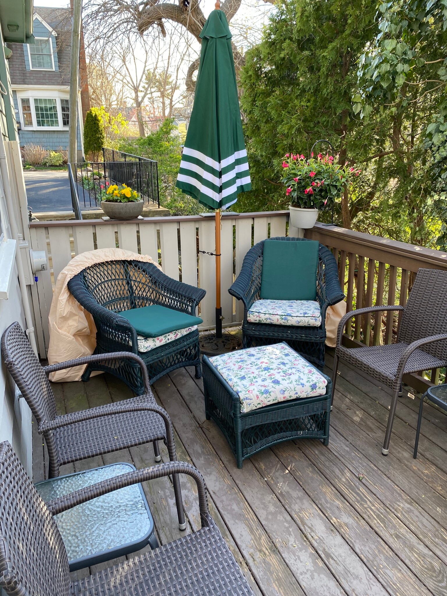 Building Photo - 10 Bradford Ct