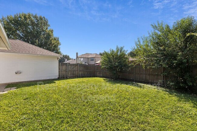 Building Photo - 10971 Castle Dr