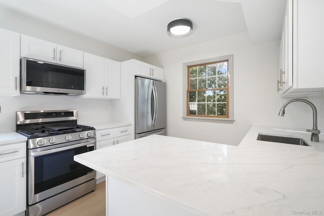 Primary Photo - 7 N Dearman St