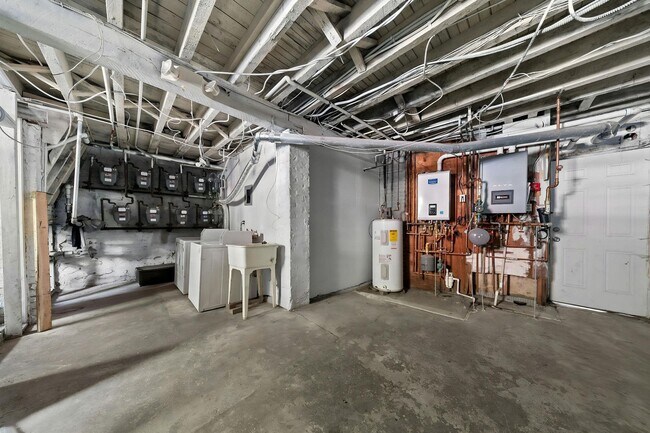 Building Photo - 247 Montgomery St