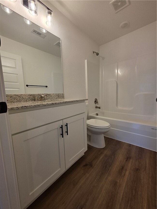 Building Photo - 1002 N Crater Ave